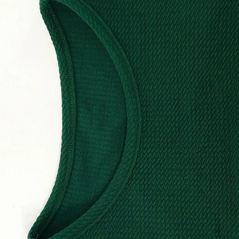 Velisse – Midi-Kleid Elegance in Smaragdgrün mit Schlitz